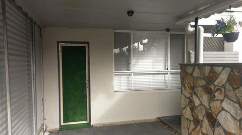 Christophers Villa - Accommodation Gladstone 4