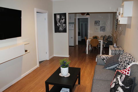 Christophers Villa - Accommodation Gladstone 35