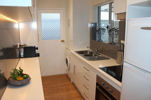 Christophers Villa - Accommodation Gladstone 28