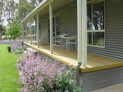 Camawald Coonawarra Cottage B&B - Accommodation Gladstone 2