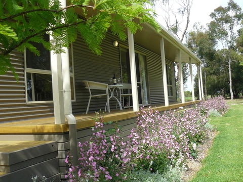 Camawald Coonawarra Cottage B&B - Accommodation Gladstone 1