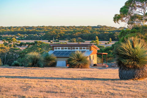 Ecopia Retreat - Accommodation Gladstone 18