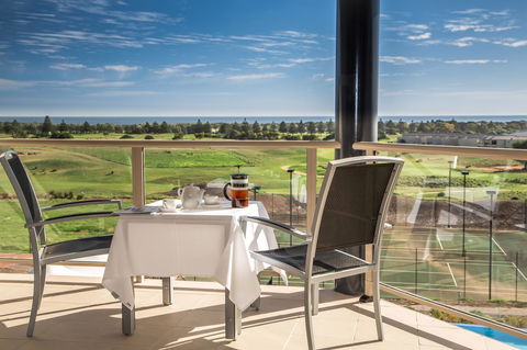 Lady Bay Hotel - Accommodation Gladstone 1