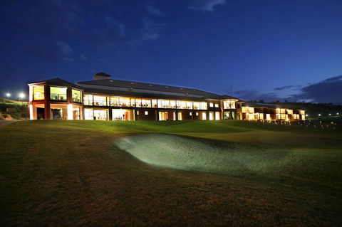 Lady Bay Hotel - Accommodation Gladstone 0