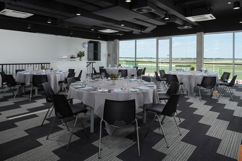 Rydges Pit Lane - Accommodation Gladstone 14
