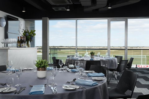 Rydges Pit Lane - Accommodation Gladstone 6