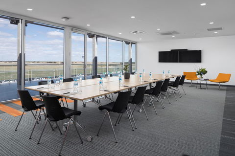 Rydges Pit Lane - Accommodation Gladstone 3
