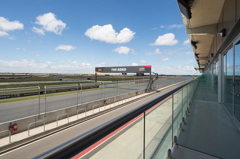 Rydges Pit Lane - Accommodation Gladstone 1