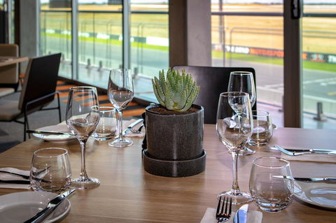 Rydges Pit Lane - Accommodation Gladstone 37