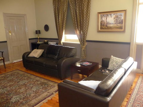 Country Bakehouse Accommodation - Accommodation Gladstone 4