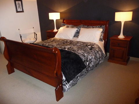 Country Bakehouse Accommodation - Accommodation Gladstone 11