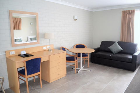 Bathurst Motor Inn - Accommodation Gladstone 9