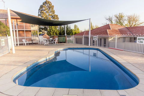 Bathurst Motor Inn - Accommodation Gladstone 5