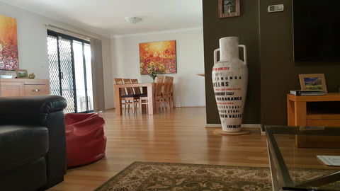 Jacaranda Homestay - Accommodation Gladstone 5