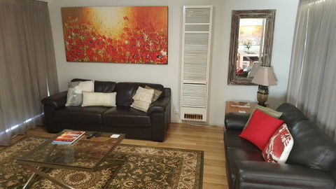 Jacaranda Homestay - Accommodation Gladstone 7