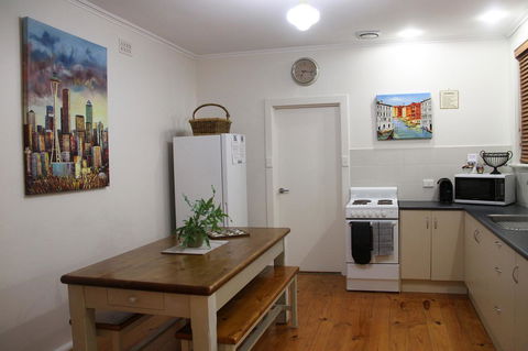 Grace Cottage - Accommodation Gladstone 8