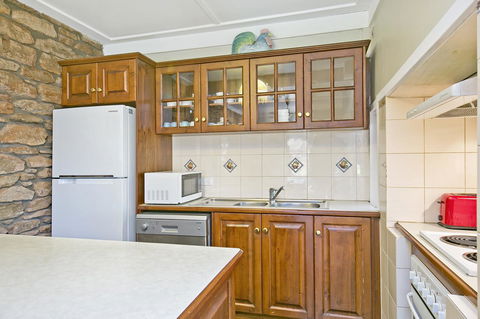 Vineyard Cottage BnB - Accommodation Gladstone 5