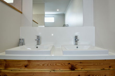 Great Northern Lodge - Accommodation Gladstone 19