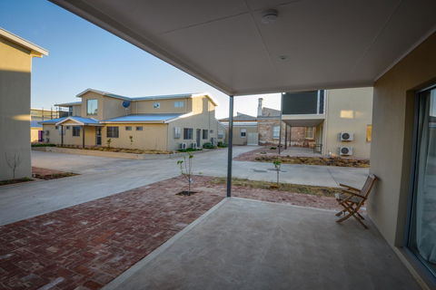 Great Northern Lodge - Accommodation Gladstone 23