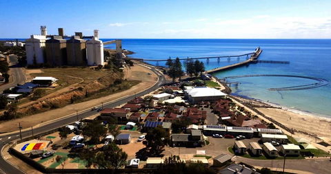 Wallaroo Beachfront Tourist Park - Accommodation Gladstone 2