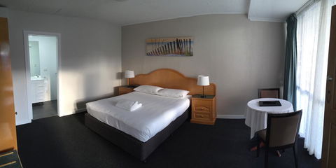 Hilton Beachfront Motel - Accommodation Gladstone 27