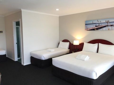 Hilton Beachfront Motel - Accommodation Gladstone 20