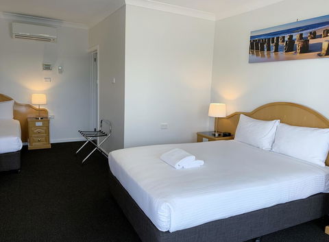 Hilton Beachfront Motel - Accommodation Gladstone 2
