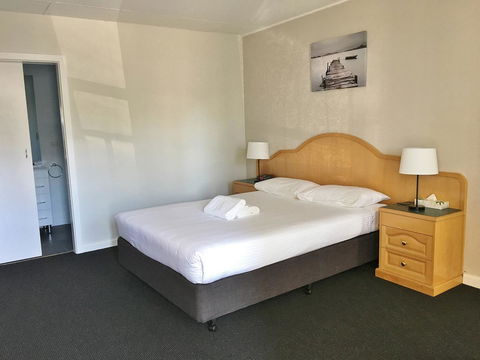 Hilton Beachfront Motel - Accommodation Gladstone 31