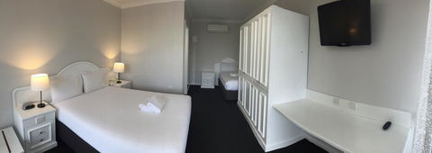 Hilton Beachfront Motel - Accommodation Gladstone 39