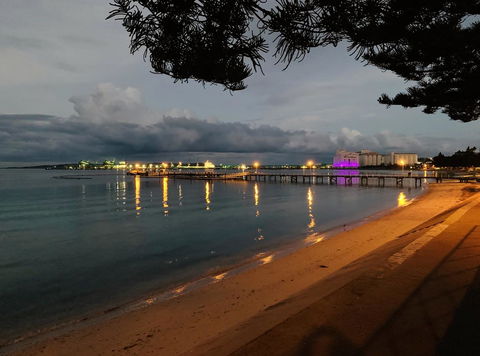 Hilton Beachfront Motel - Accommodation Gladstone 10
