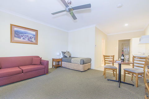 Clare Country Club - Accommodation Gladstone 10
