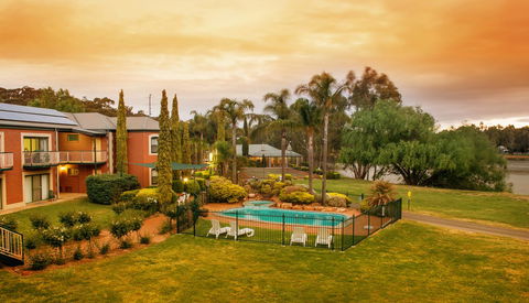 Clare Country Club - Accommodation Gladstone 0