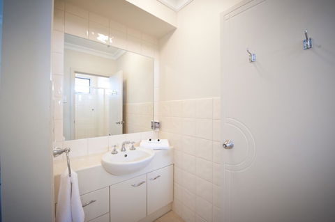 The Bluff Resort Apartments - Accommodation Gladstone 43