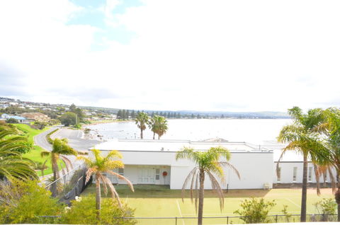 The Bluff Resort Apartments - Accommodation Gladstone 26