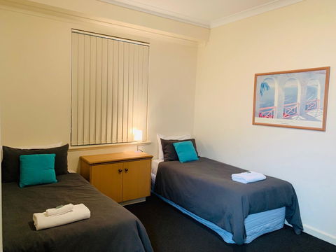 The Bluff Resort Apartments - Accommodation Gladstone 5