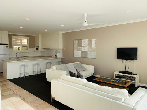 The Bluff Resort Apartments - Accommodation Gladstone 6