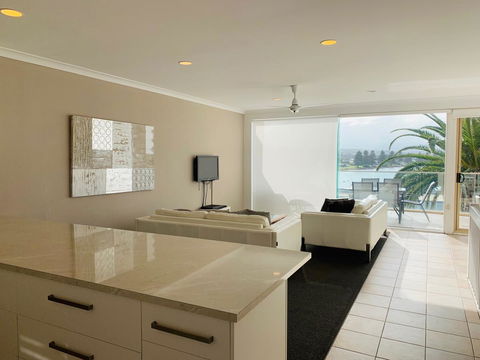The Bluff Resort Apartments - Accommodation Gladstone 4