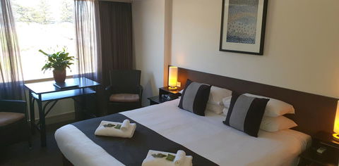 Nightcap At Hotel Victor - Accommodation Gladstone 2