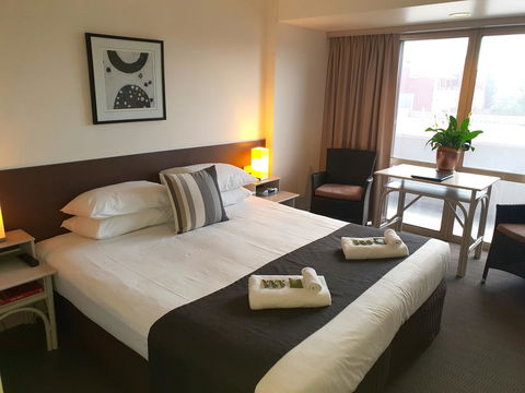 Nightcap At Hotel Victor - Accommodation Gladstone 7