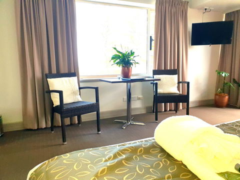 Nightcap At Hotel Victor - Accommodation Gladstone 10