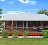 The Log Cabin - 47 Jetty Road - Accommodation Gladstone