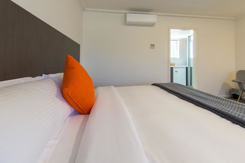 Mick O\'Sheas - Accommodation Gladstone 15