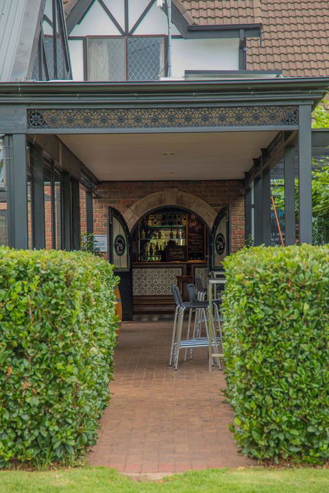 Mick O\'Sheas - Accommodation Gladstone 40