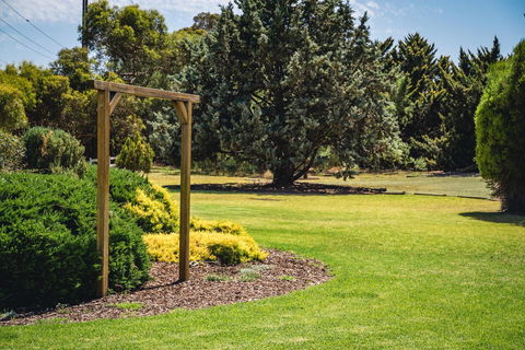 Mick O\'Sheas - Accommodation Gladstone 34