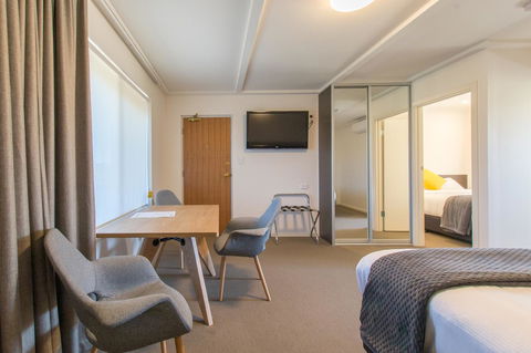 Mick O\'Sheas - Accommodation Gladstone 5