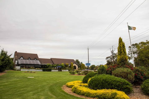 Mick O\'Sheas - Accommodation Gladstone 35