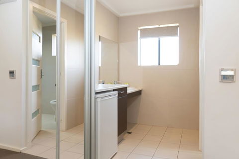 Mick O\'Sheas - Accommodation Gladstone 3