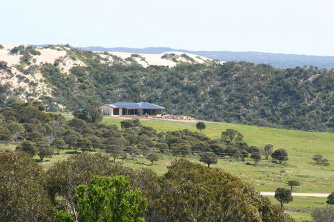 Almonta Park Lodge - Accommodation Gladstone 0