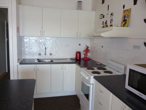 Seascape - Accommodation Gladstone 11