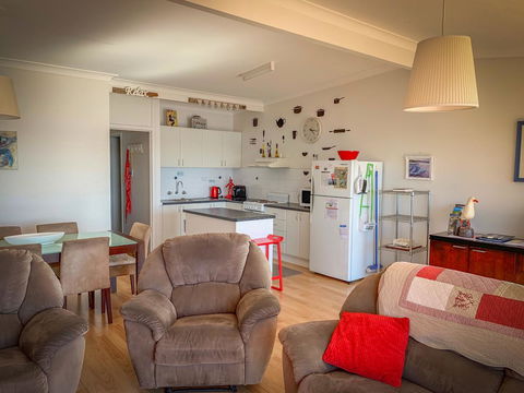 Seascape - Accommodation Gladstone 6